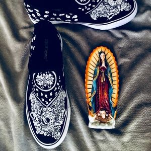 BRAND NEW HOT TOPIC SLIP-ONS!!!
